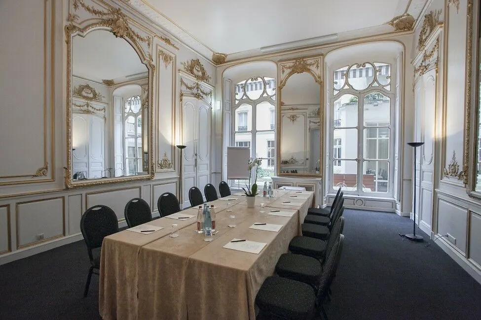 Saint Albany Hotel